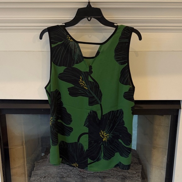 CAbi Tahiti Top EUC Large FOR ALL SEASONS! - Picture 5 of 5